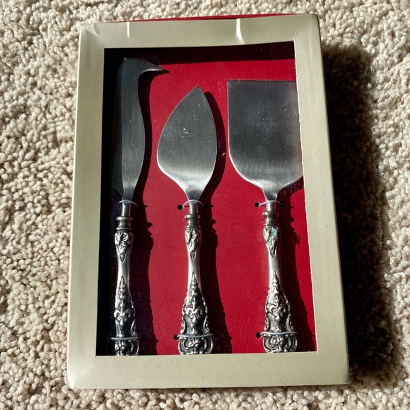 Sur La Table Other - Sur La Table set of 3 “vintage” cheese knives, new in box